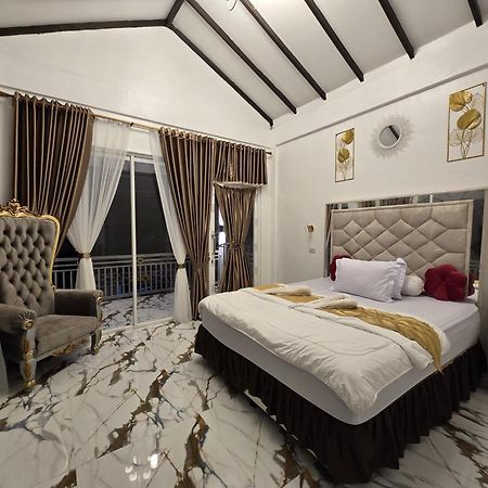 Thomas' Retreat Bukit Lawang Hotel Ngoại thất bức ảnh