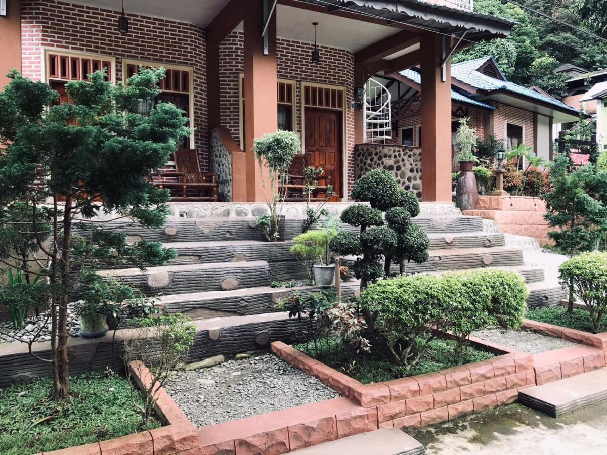 Thomas' Retreat Bukit Lawang Hotel Ngoại thất bức ảnh