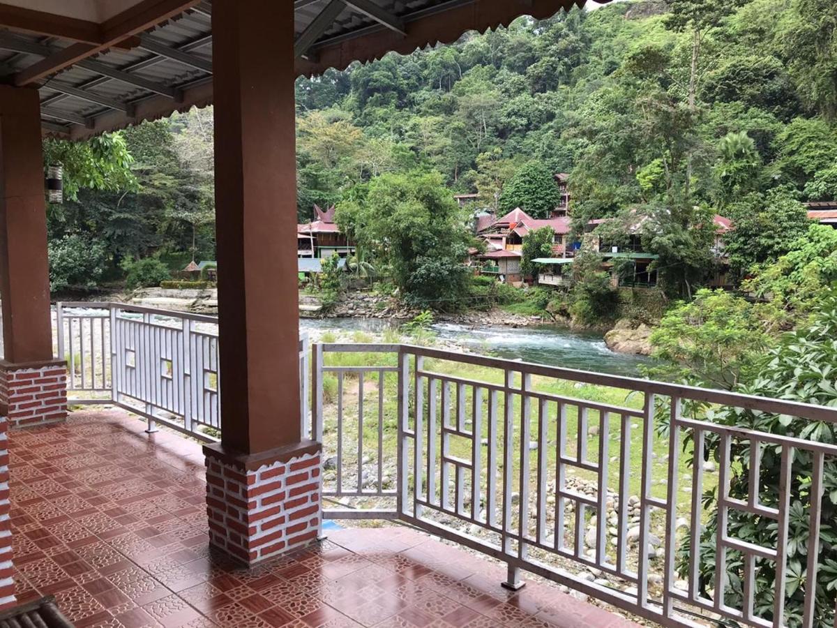Thomas' Retreat Bukit Lawang Hotel Ngoại thất bức ảnh