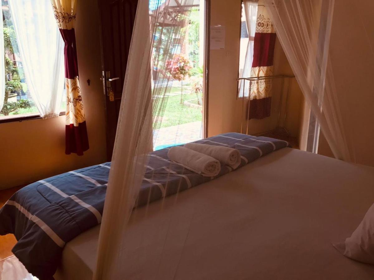 Thomas' Retreat Bukit Lawang Hotel Ngoại thất bức ảnh
