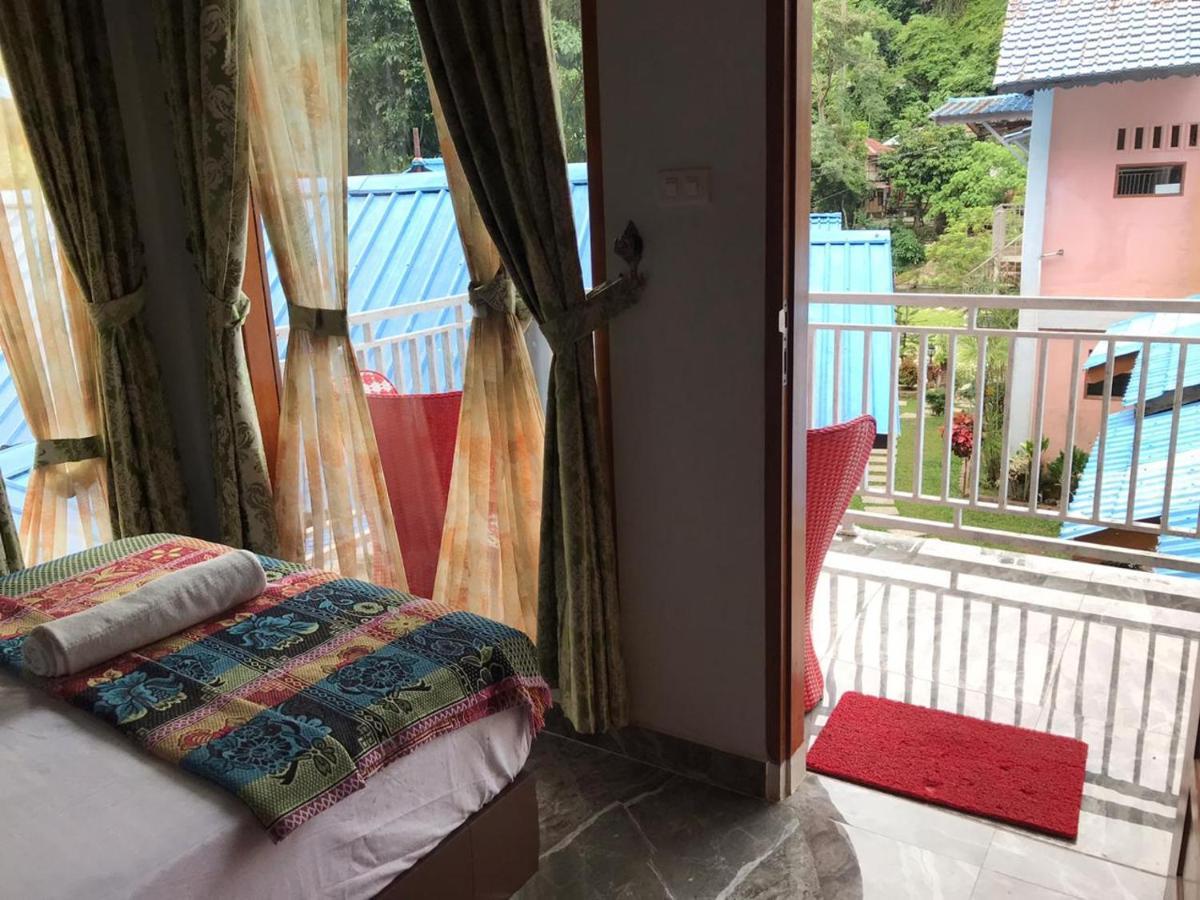 Thomas' Retreat Bukit Lawang Hotel Phòng bức ảnh