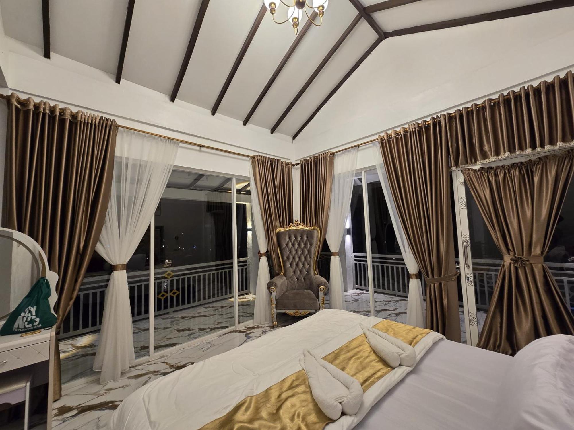 Thomas' Retreat Bukit Lawang Hotel Ngoại thất bức ảnh