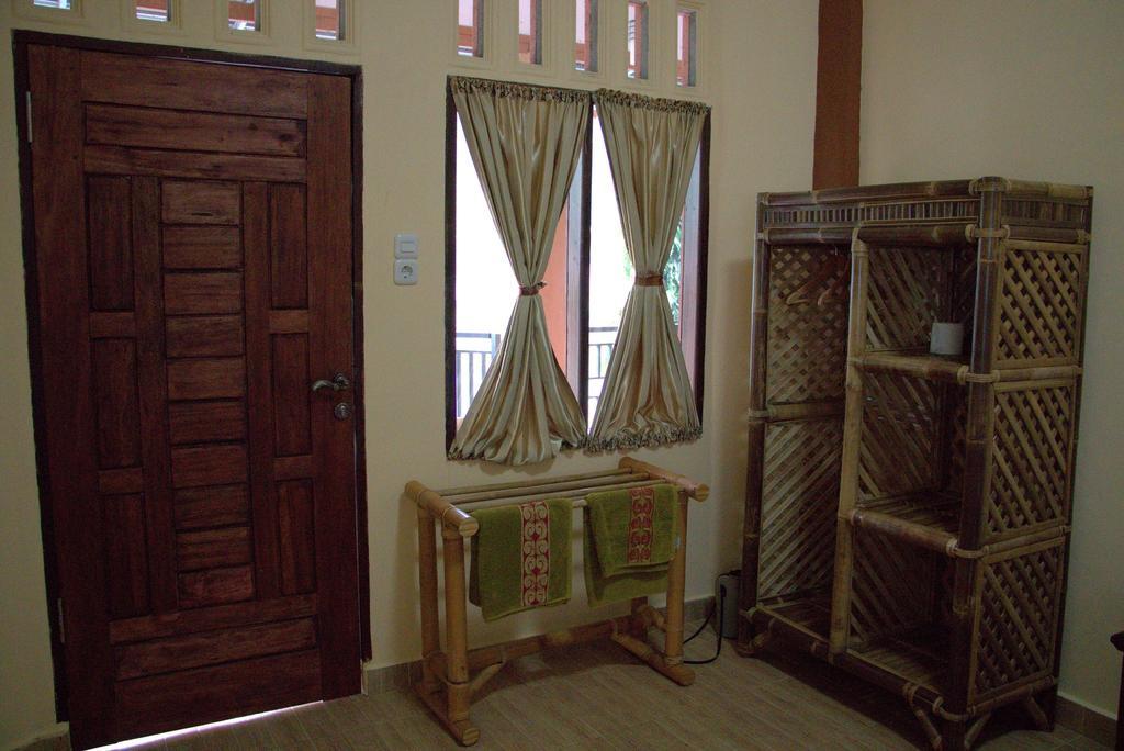 Thomas' Retreat Bukit Lawang Hotel Ngoại thất bức ảnh