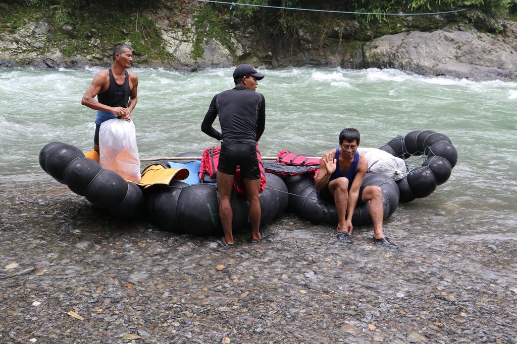 Thomas' Retreat Bukit Lawang Hotel Ngoại thất bức ảnh