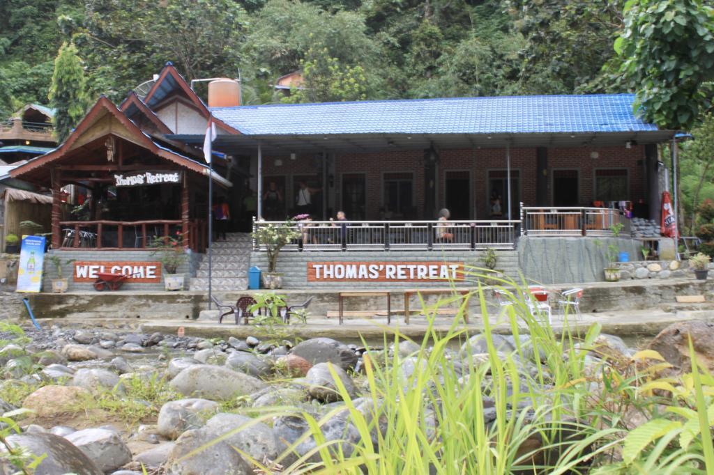 Thomas' Retreat Bukit Lawang Hotel Ngoại thất bức ảnh
